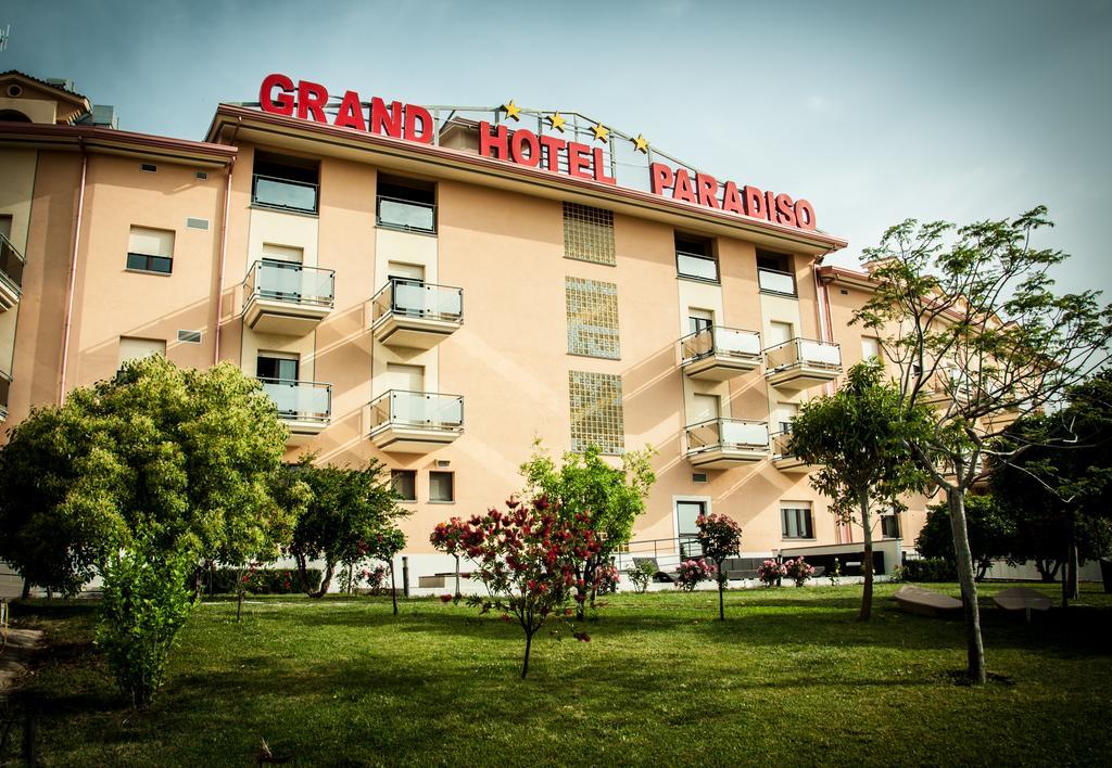Grand Hotel Paradiso 카탄차로 외부 사진